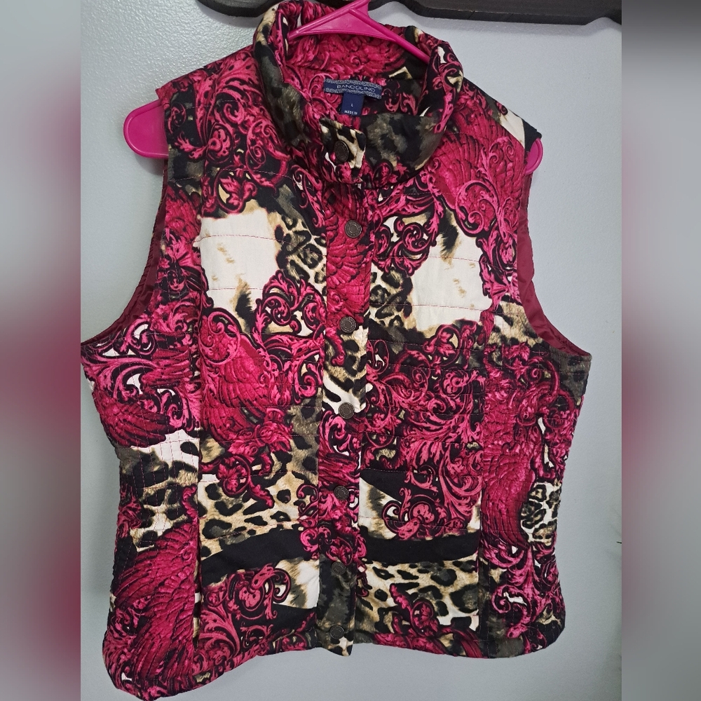 Bandolino Pink Quilted Sleeveless Vest Snap  Multicolored Animal Paisley Sz L